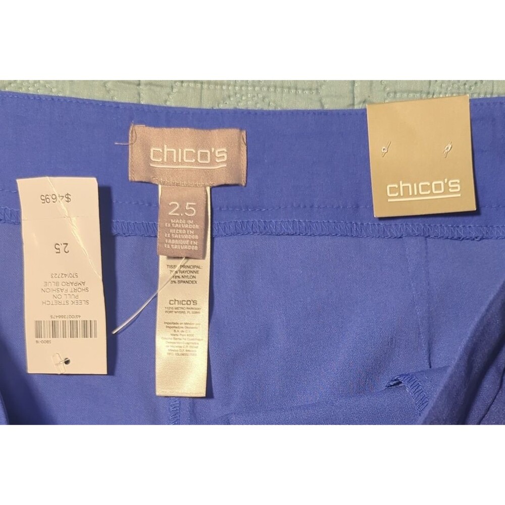 Chicos Women's Sleek Stretch Pull On Shorts Amparo Blue Zip Pockets Sz 2.5/14 US - Picture 3 of 8